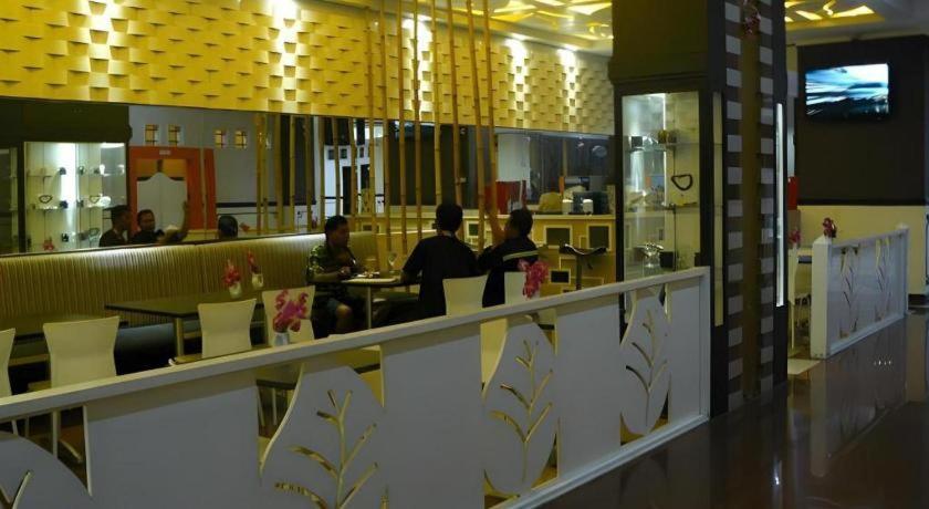 V3 Hotel Сурабая Екстериор снимка